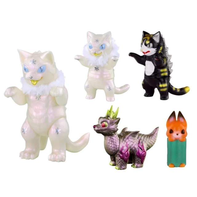 🐱小夏屋新貨發售！

👉🏻請滑動以觀看更多相片。

圖2：❄️Daioh Negora “Snow Pearl” $650
圖3：❄️Negora “Snow Pearl” $300 - SOLD OUT!
圖4：🐈‍⬛🐯Negora “黒虎” $280
圖5：🐲Ryudora “金華龍” $300 - SOLD OUT!
圖6：🦊Kudara “Red Fox” $120
__________

👉🏻Overseas sales :
Please DM us if you are interested.
（Above prices are by HKD.)

以上價錢已包括本地運費，
成功購買者 需48小時內完成 “銀行轉賬” 或 “轉數快” 付款。

貨品只以香港郵政 “易寄取” 方式寄出。
客人需自行前往所選擇的郵政局/智郵站領取包裹。

如有興趣購買，請私訊聯絡我們，謝謝🙏
要多款者及本地客人優先。
數量有限，售完即止！

如購買人數超出貨量，我們將以抽選形式售賣貨品。
———————————————————————————
@konatsuya 
#konatsuya #konatsu #daiohnegora #negora #ryudora #kudara #sofubi #sofvi #sofvitokyo #softvinyltoy #designertoy #designertoys #arttoy #kaiju #cat #小夏屋 #怪獣 #大王ネゴラ #ネゴラ #化猫怪獣ネゴラ #リュドラ #クダラ #小夏貓